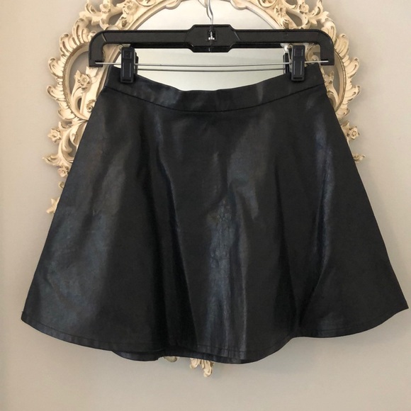 Leather skirt - Picture 2 of 5